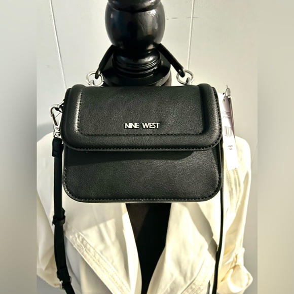 🧭 Nine West 🗣️ From the Archives 😎 “Antionetta Mini” 🐜 - Picture 2 of 9